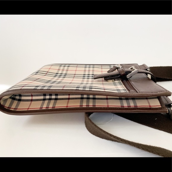 - 🥰Pretty🥰BURBERRY BEIGE CROSSBODY - Picture 10 of 16